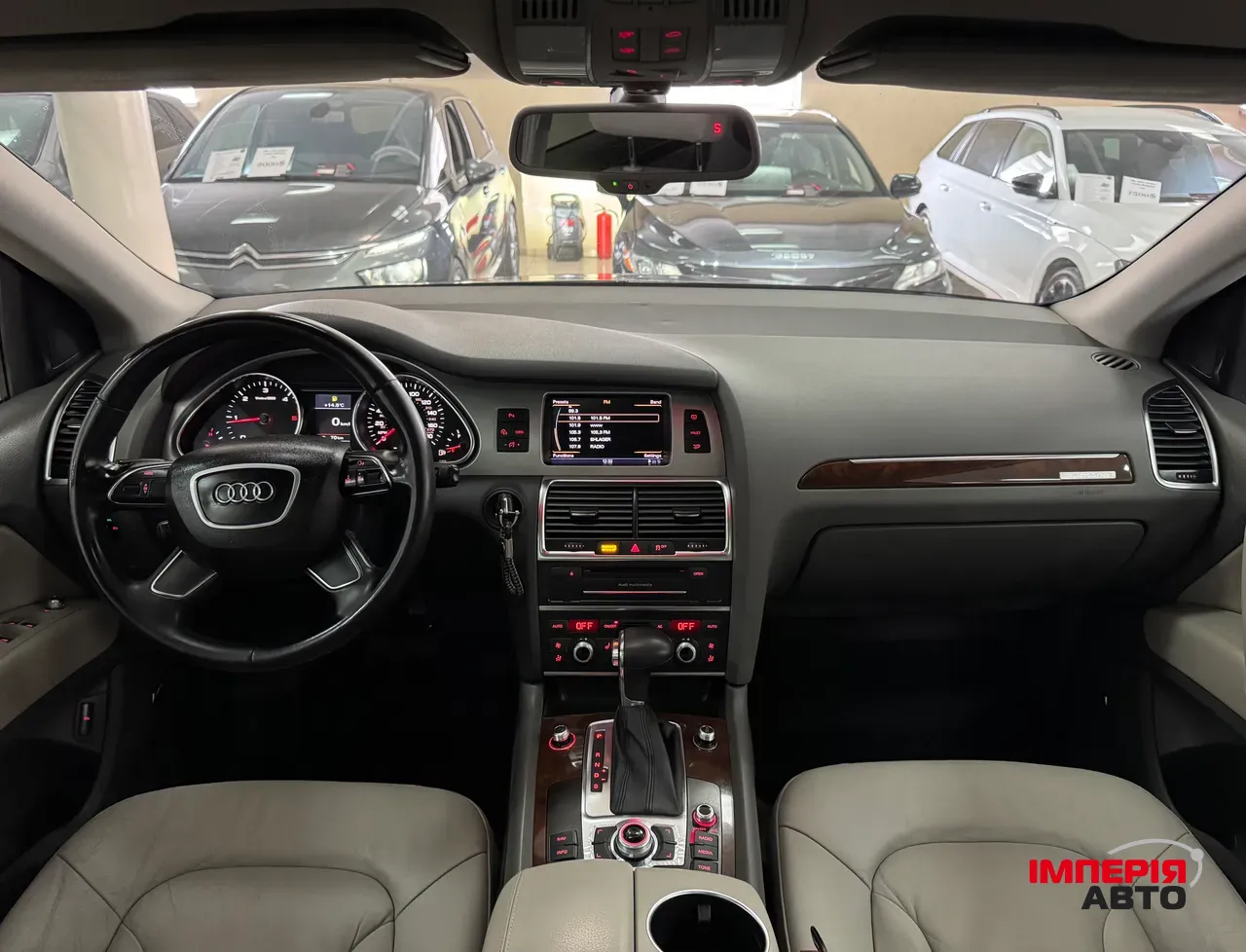 Audi Q7 - фото 10