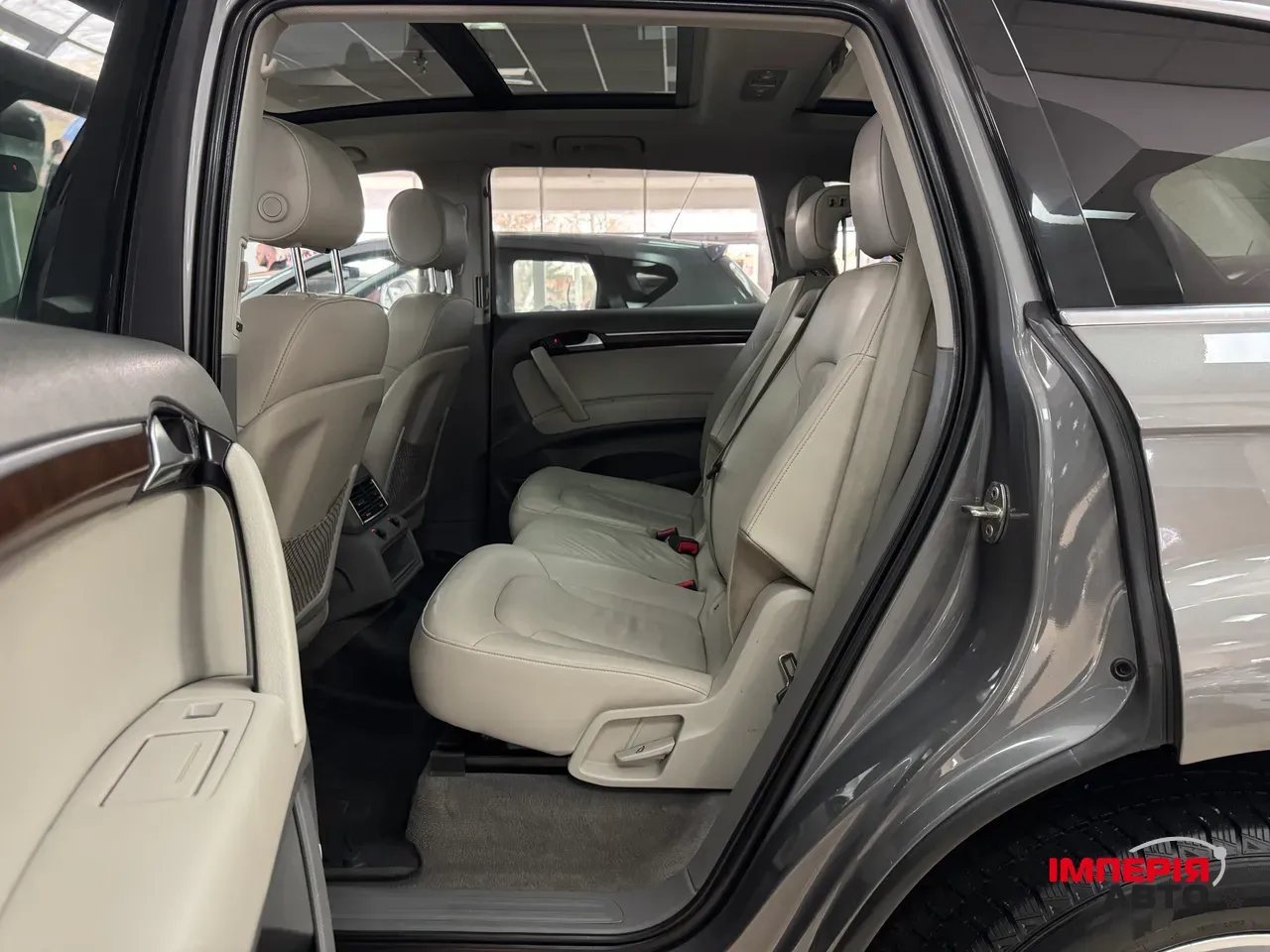 Audi Q7 - фото 7