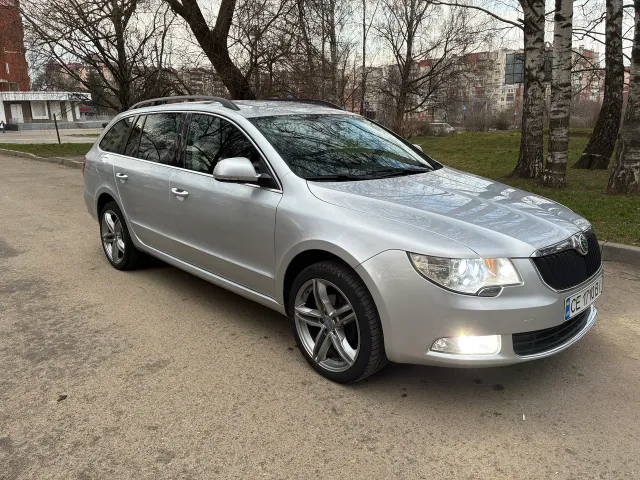 Skoda Superb - фото 1