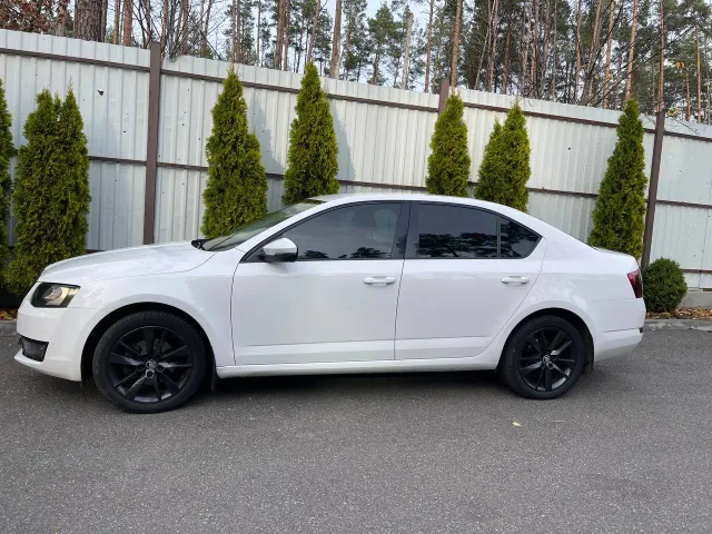 Skoda Octavia - фото 3