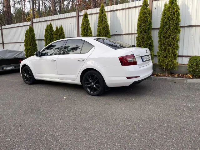 Skoda Octavia - фото 4
