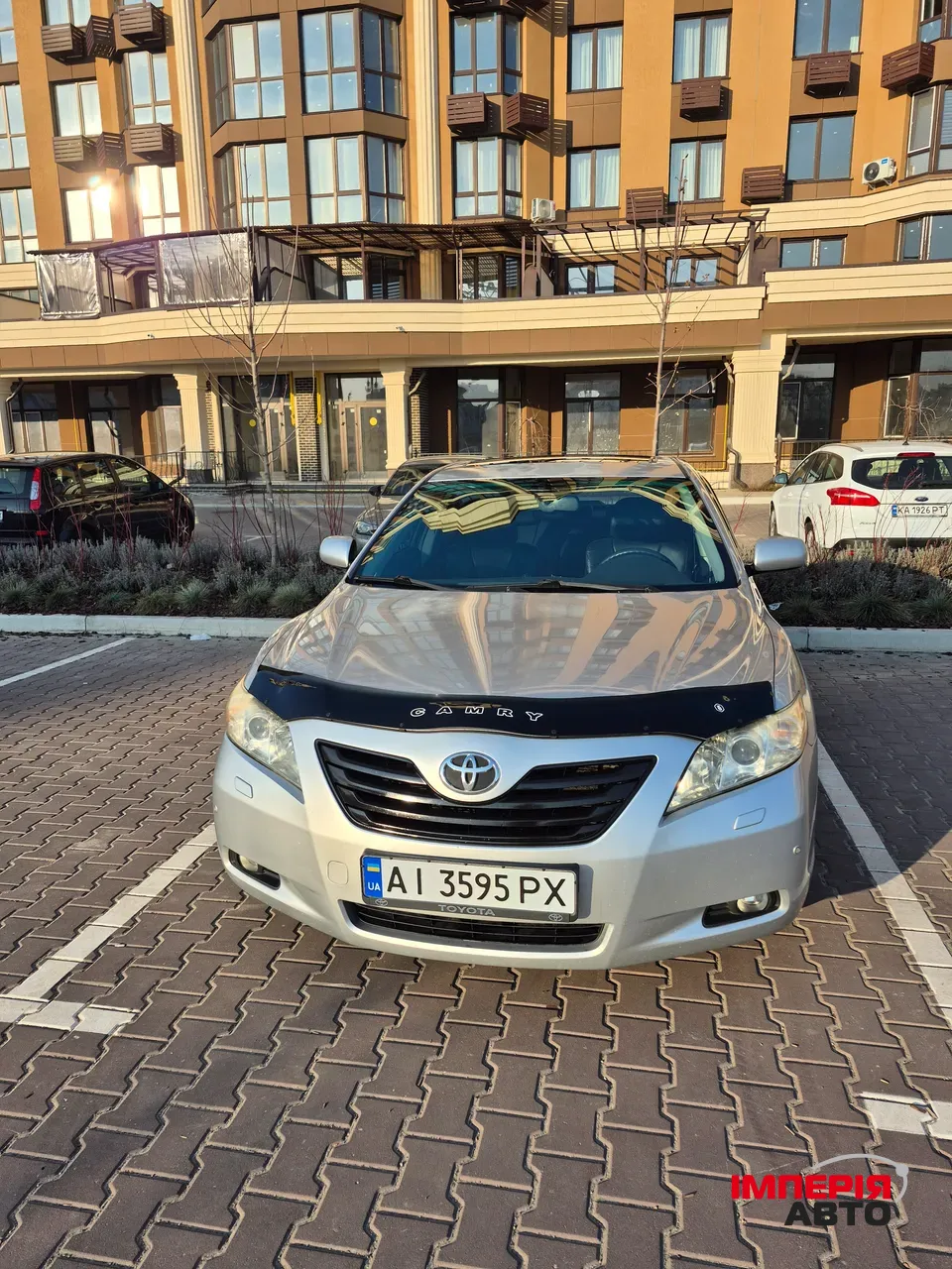 Toyota Camry - фото 1