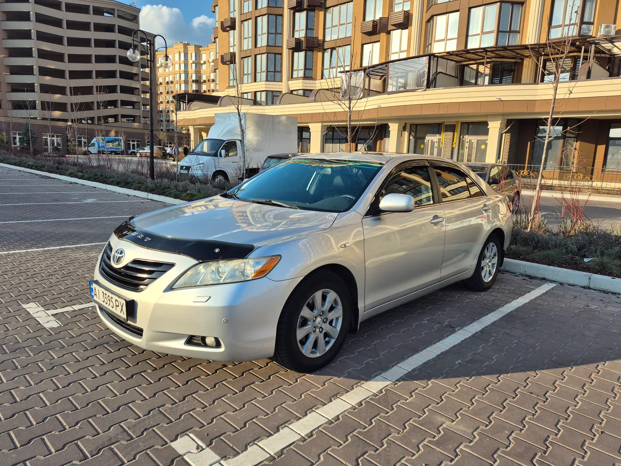 Toyota Camry - фото 2