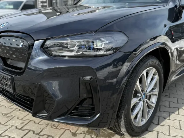 BMW iX3 - фото 4