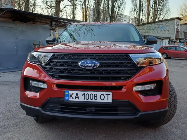 Ford Explorer - фото 1