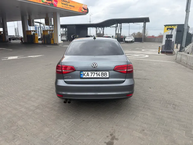 Volkswagen Jetta - фото 5