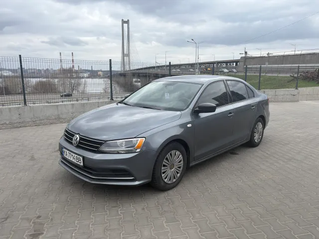 Volkswagen Jetta - фото 1