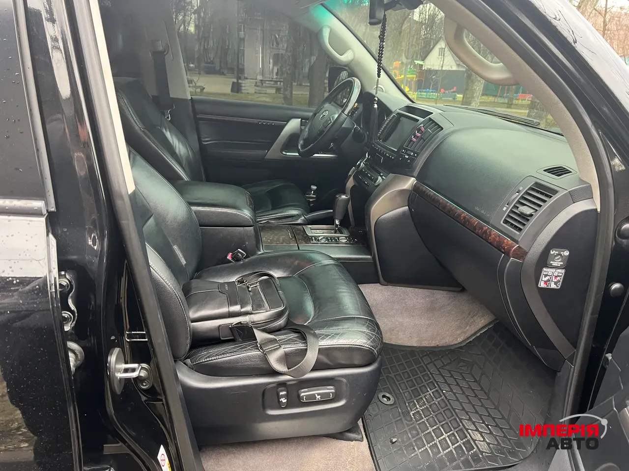 Toyota Land Cruiser - фото 8