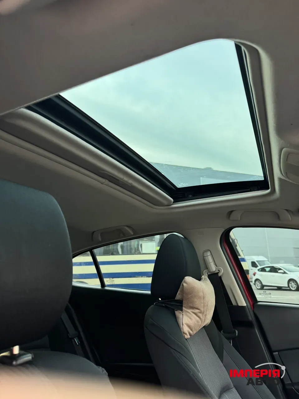 Mazda 3 - фото 9