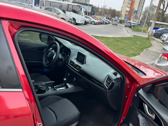 Mazda 3 - фото 5