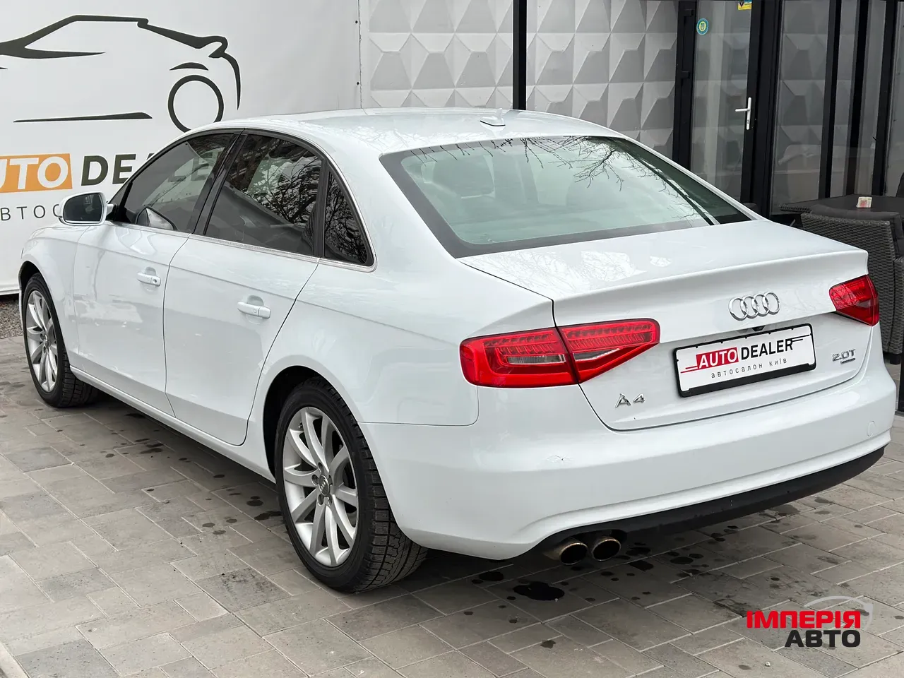 Audi A4 - фото 5