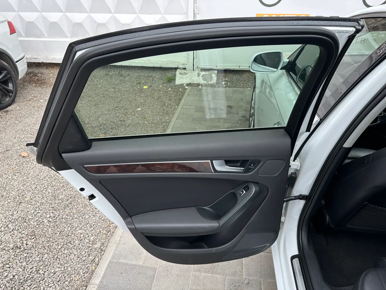 Audi A4 - фото 31