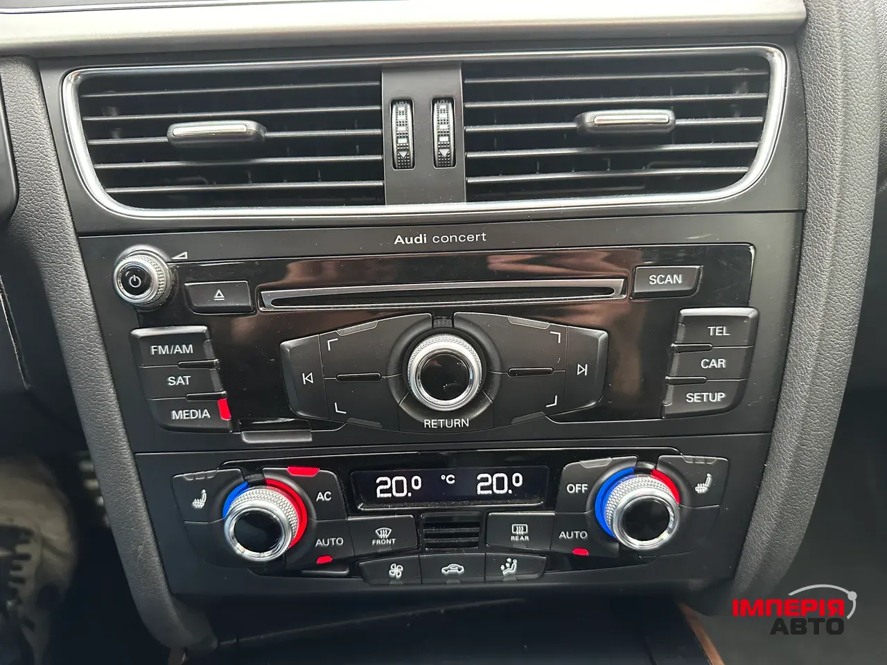 Audi A4 - фото 27