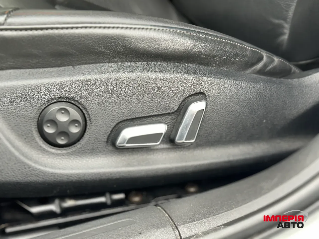 Audi A4 - фото 18