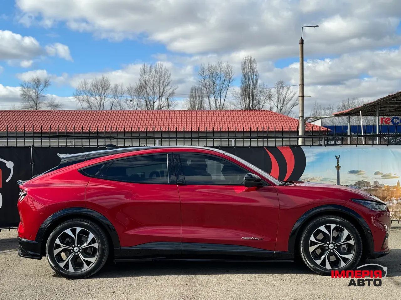 Ford Mustang Mach-E - фото 2