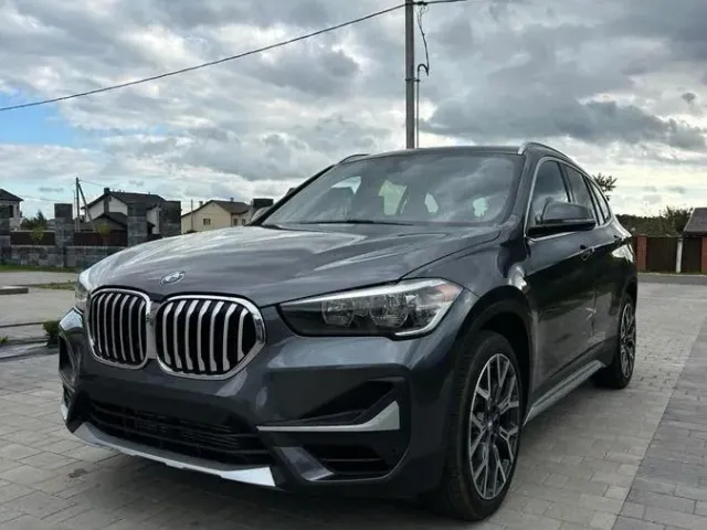 BMW X1 - фото 1