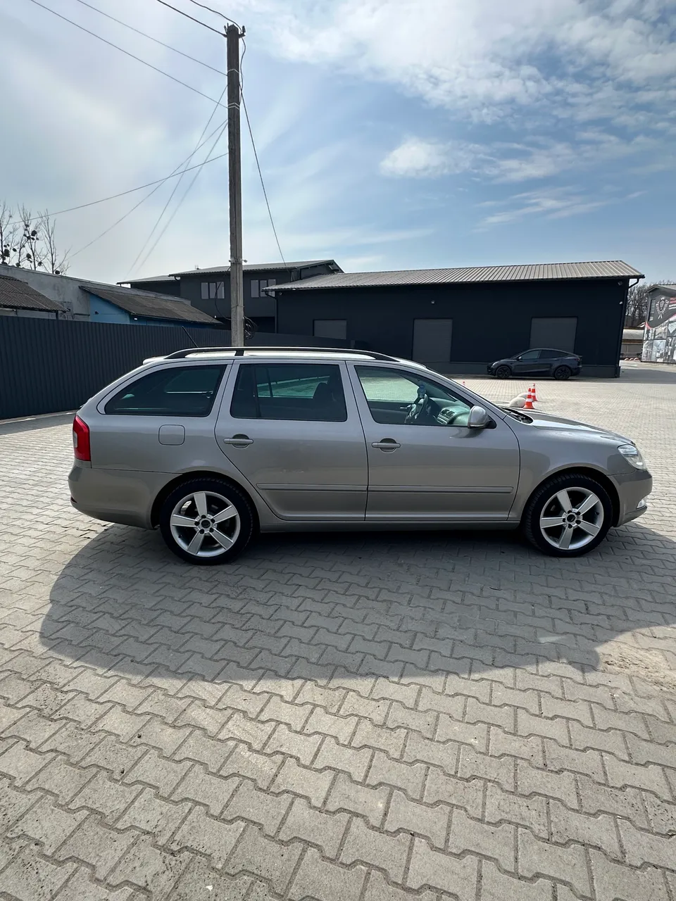 Skoda Octavia - фото 8