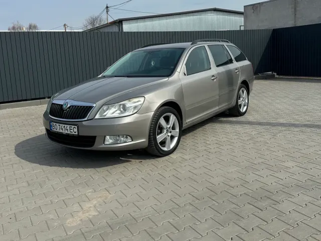 Skoda Octavia - фото 2
