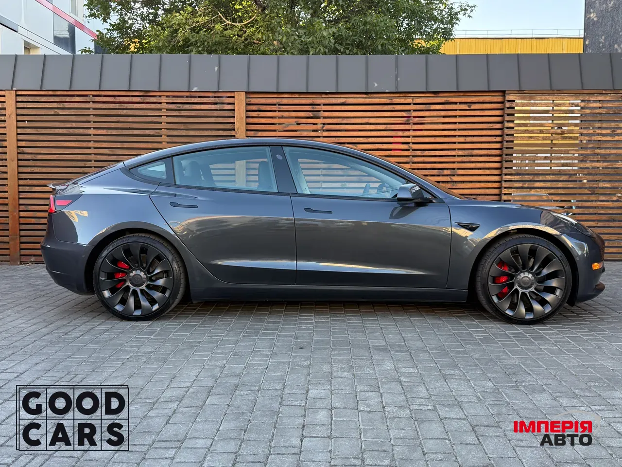 Tesla Model 3 - фото 8