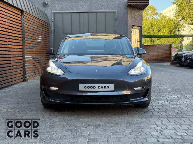 Tesla Model 3 - фото 2