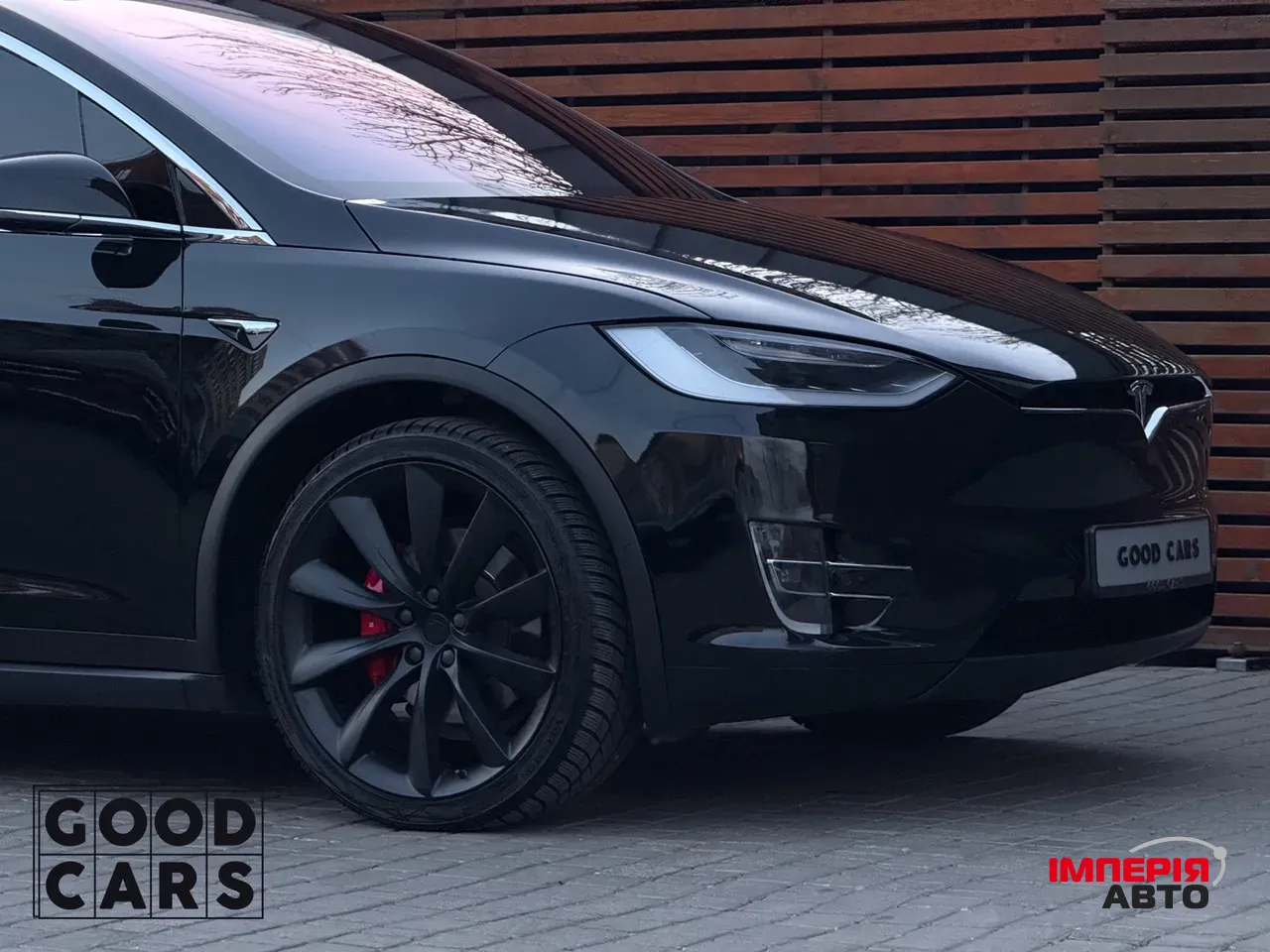 Tesla Model X - фото 17