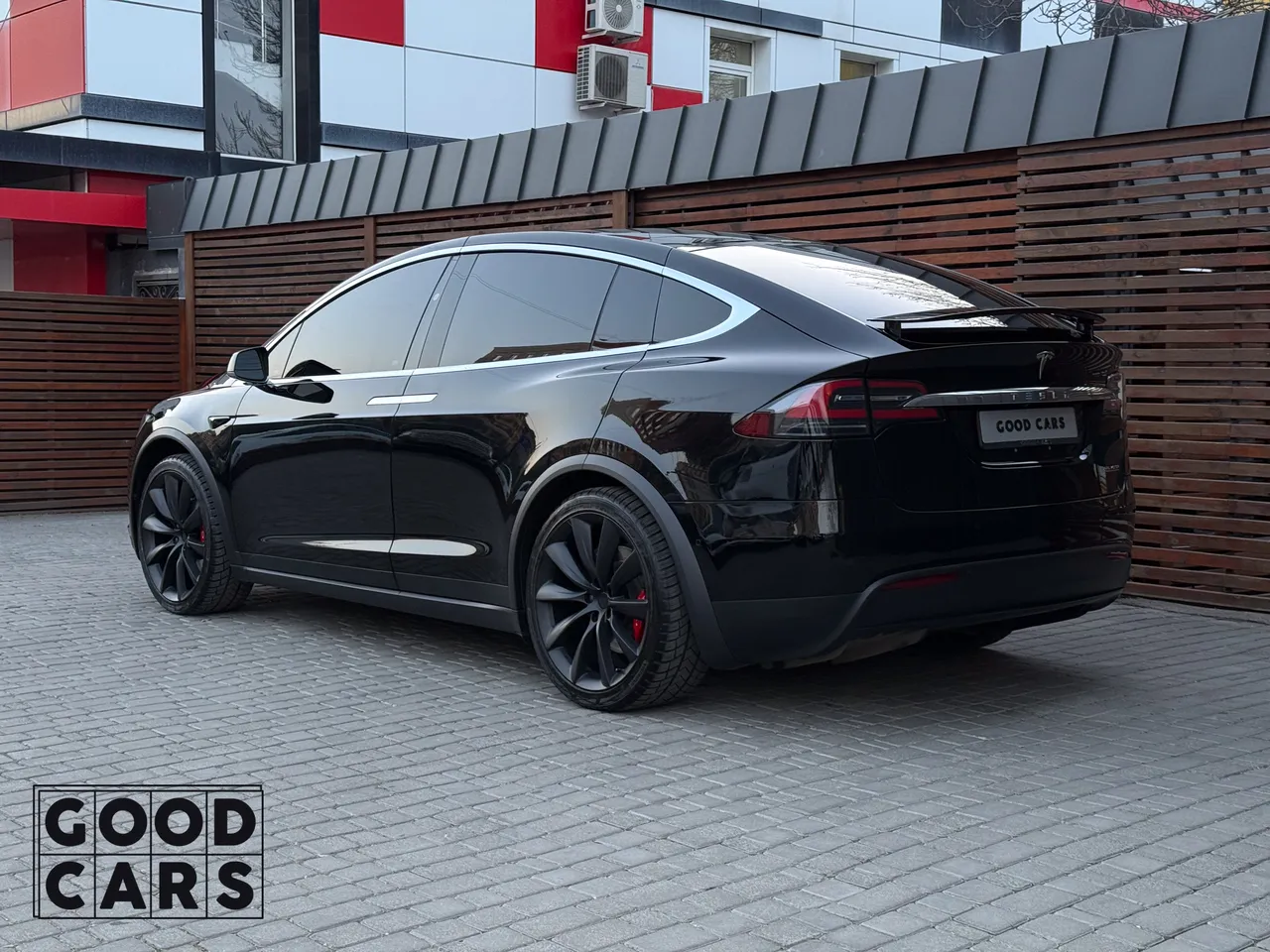 Tesla Model X - фото 5