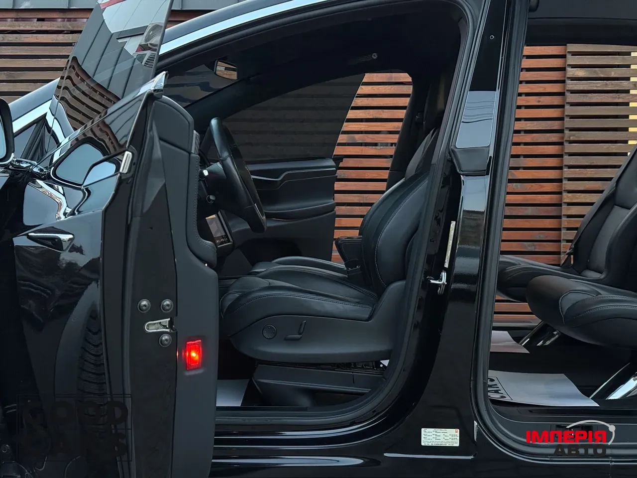 Tesla Model X - фото 22