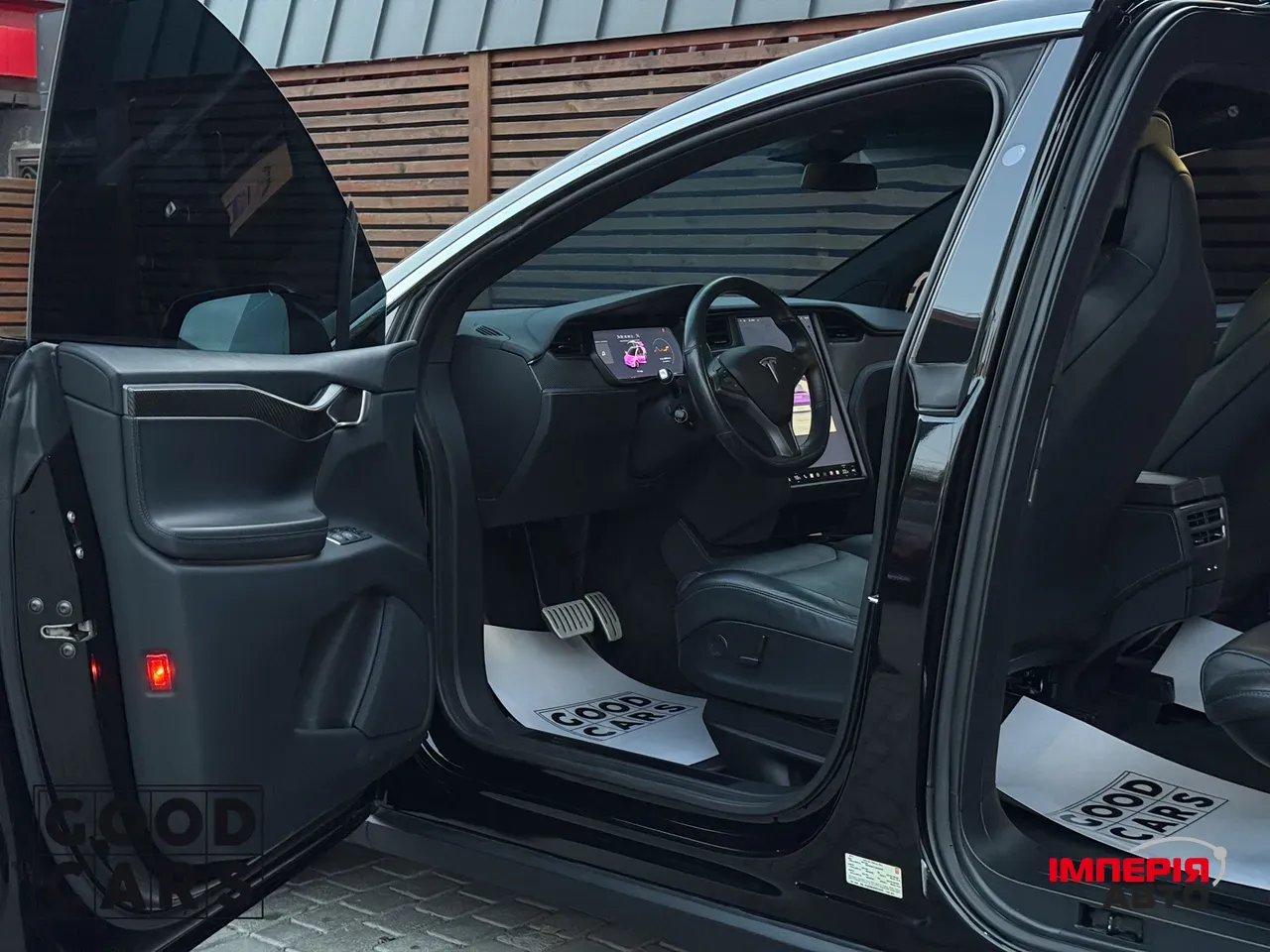 Tesla Model X - фото 21