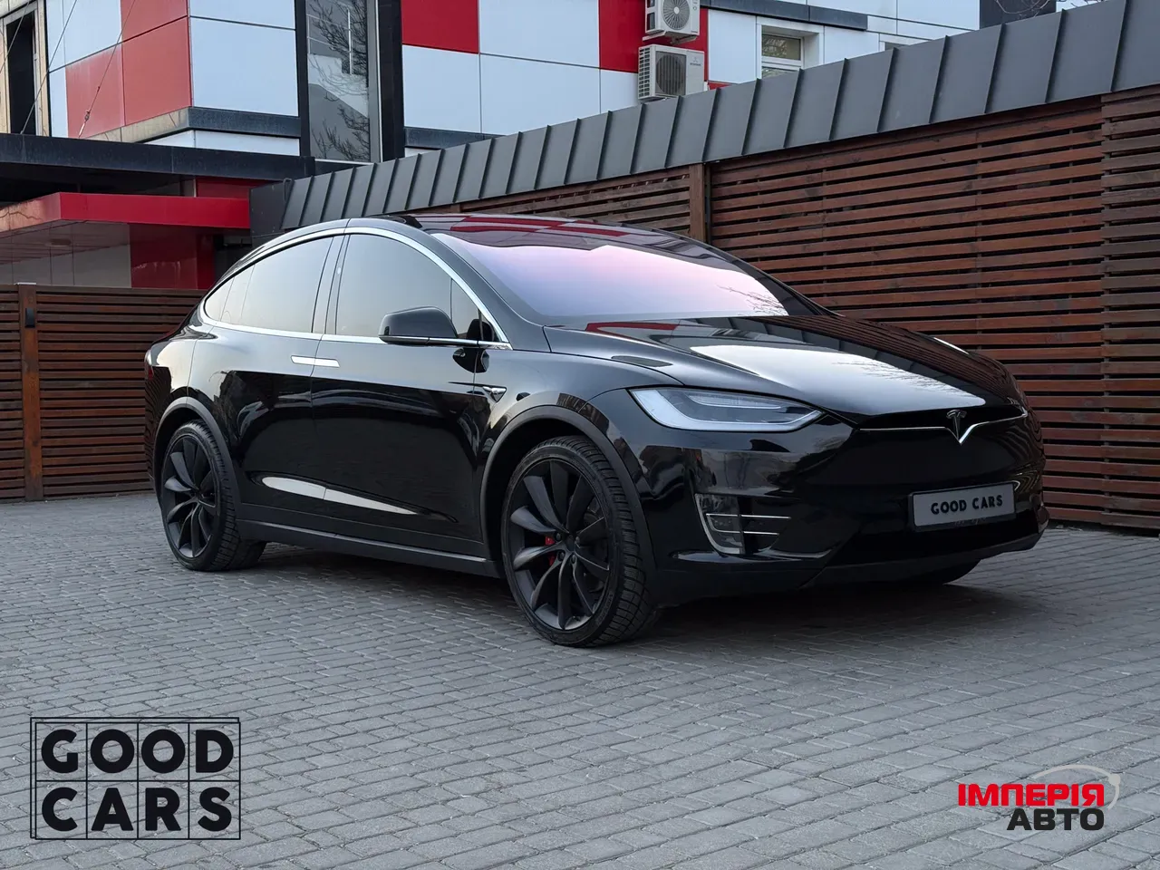 Tesla Model X - фото 10