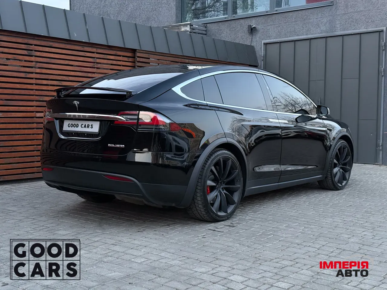 Tesla Model X - фото 8