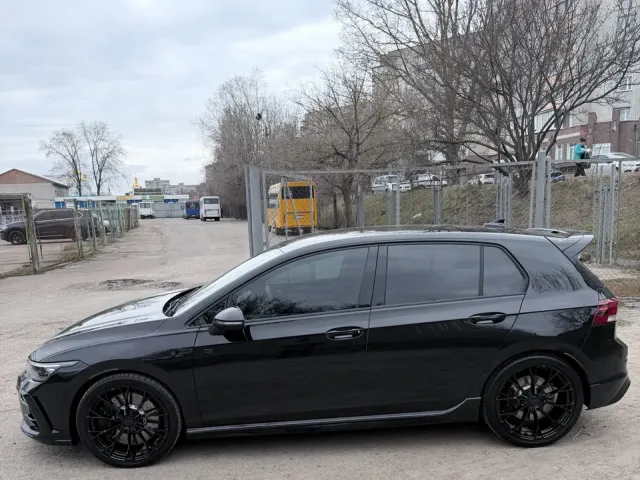 Volkswagen Golf R - фото 3