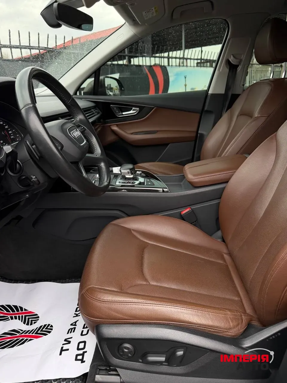 Audi Q7 - фото 8