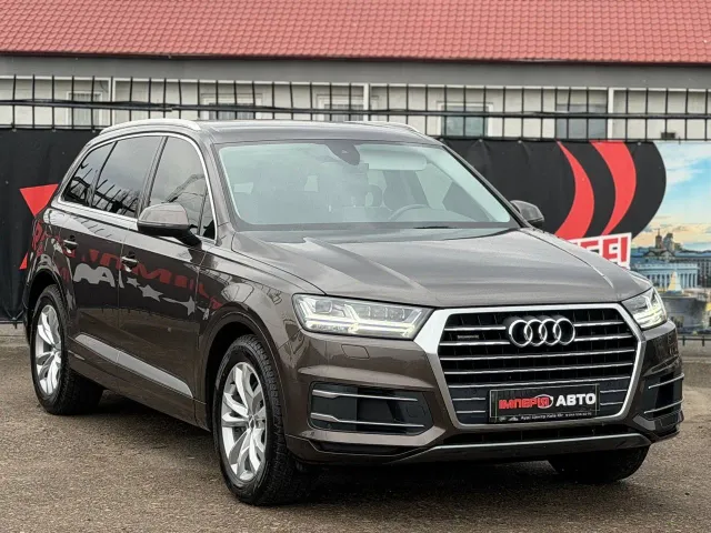 Audi Q7 - фото 1