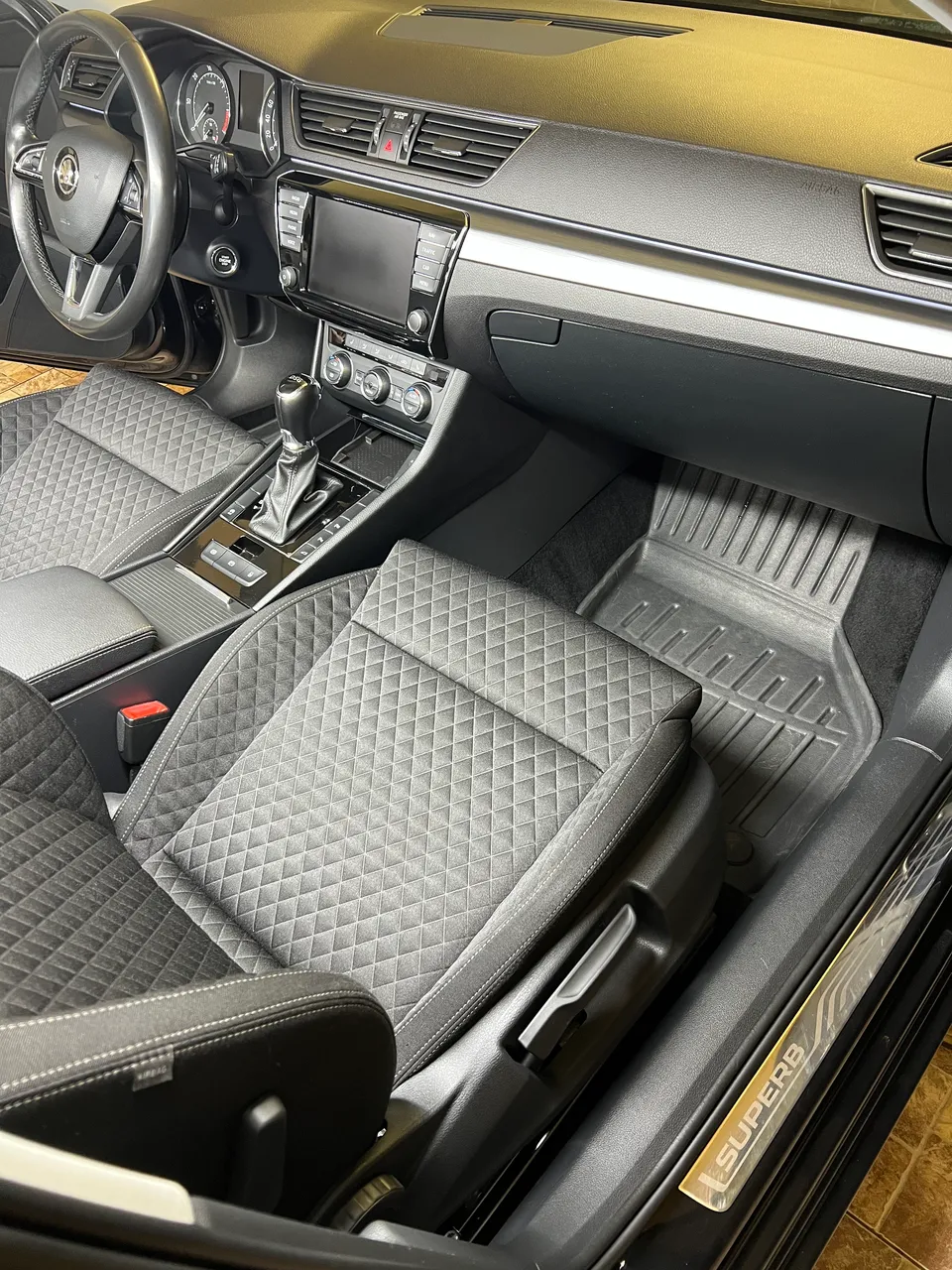 Skoda Superb - фото 9