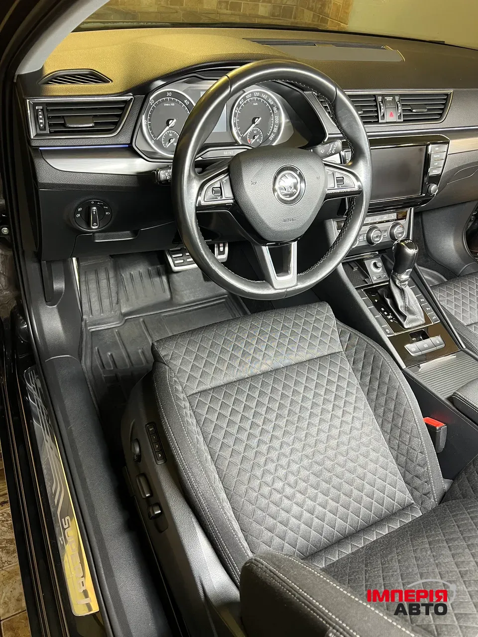 Skoda Superb - фото 5