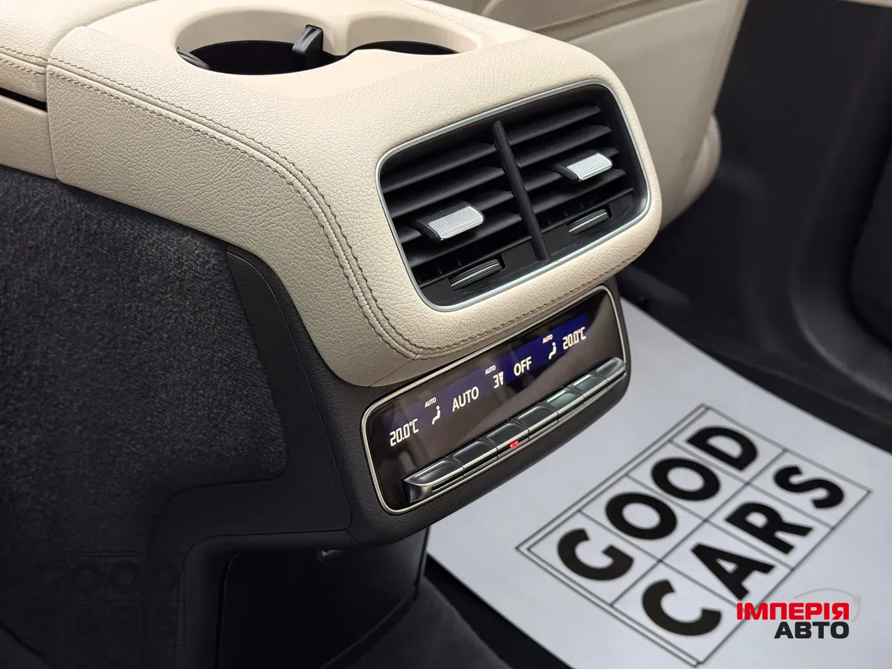 Mercedes-Benz GLS - фото 30