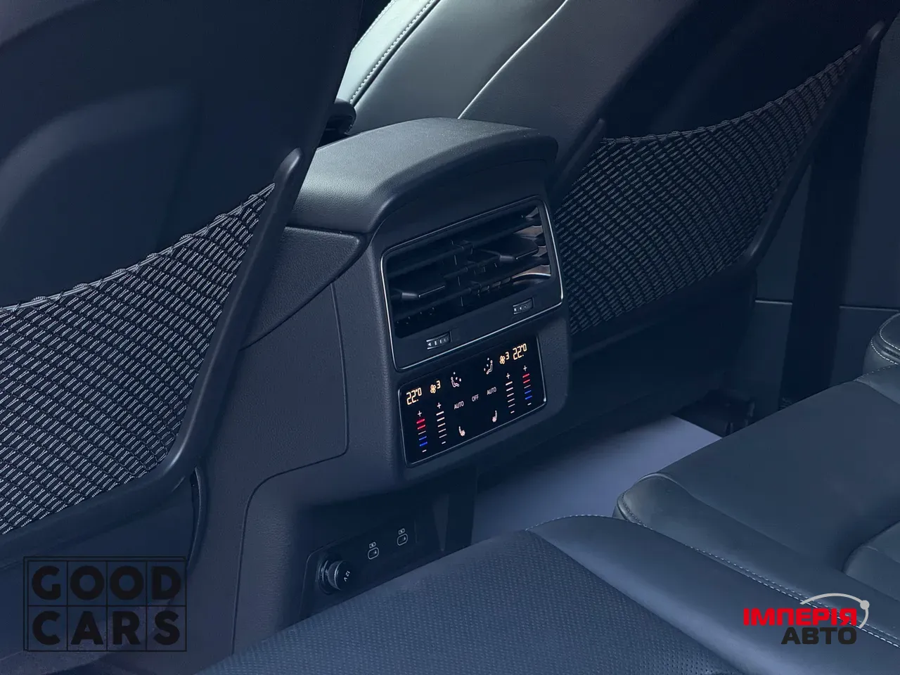 Audi SQ7 - фото 27