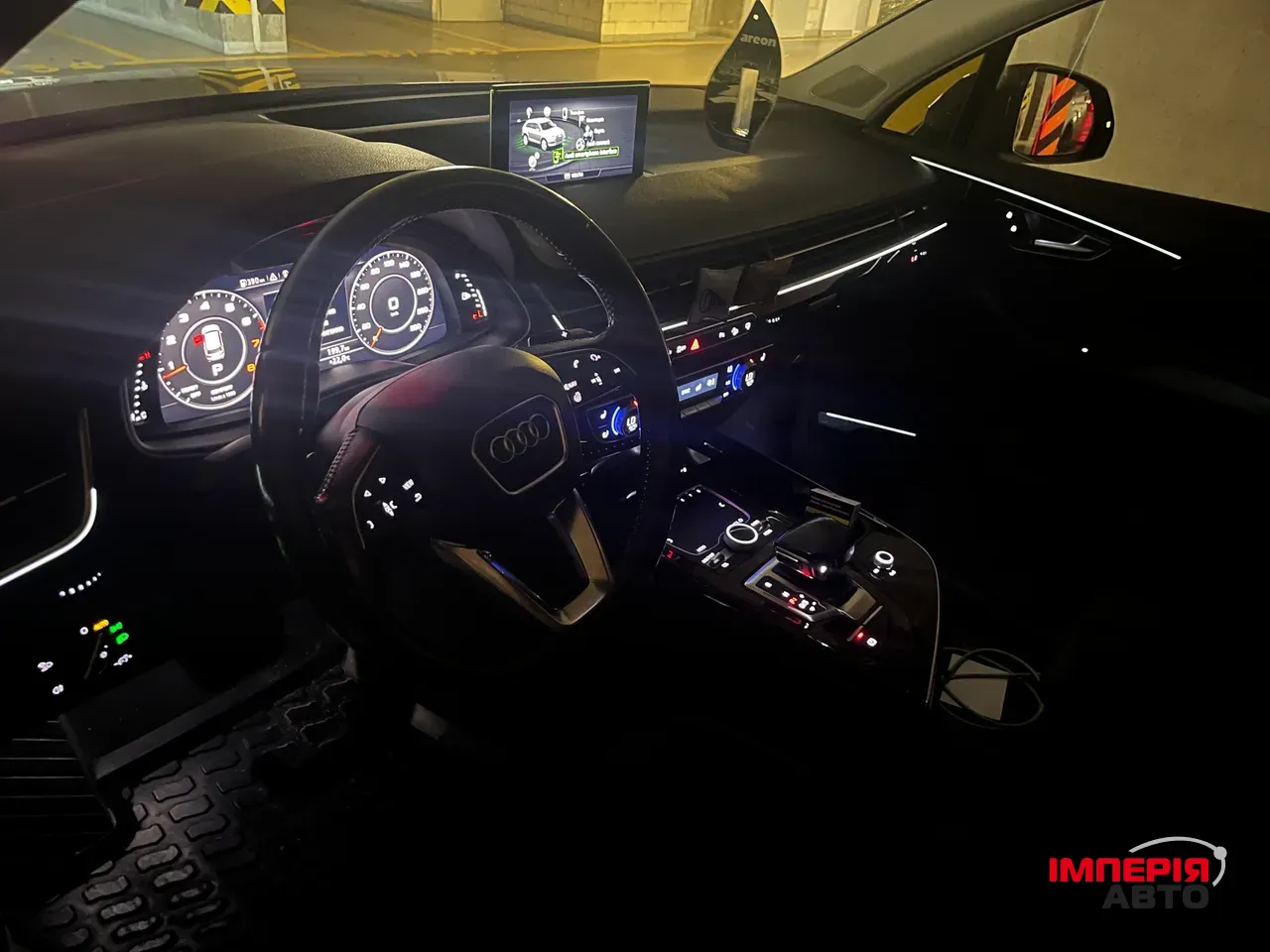 Audi Q7 - фото 11