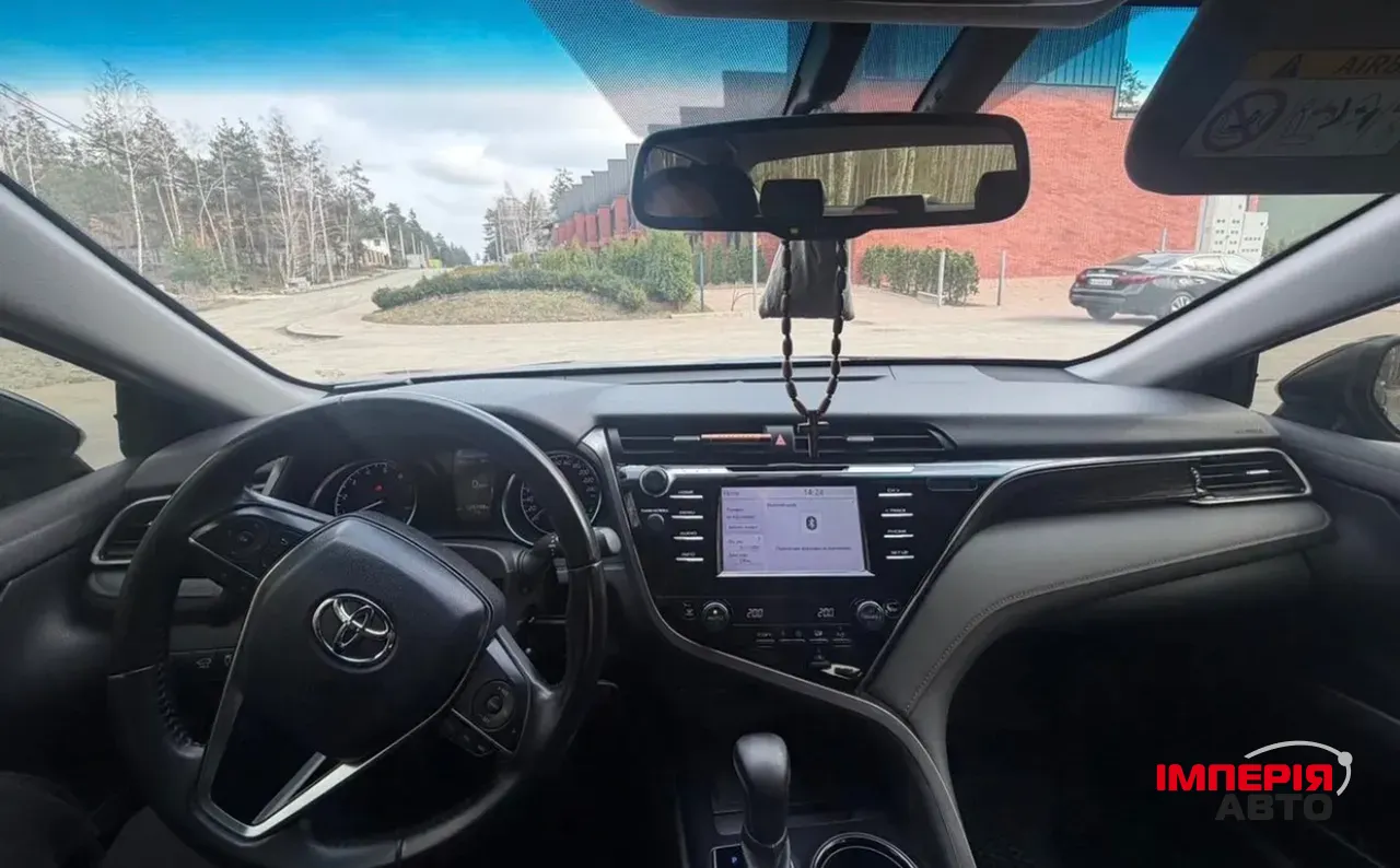 Toyota Camry - фото 5