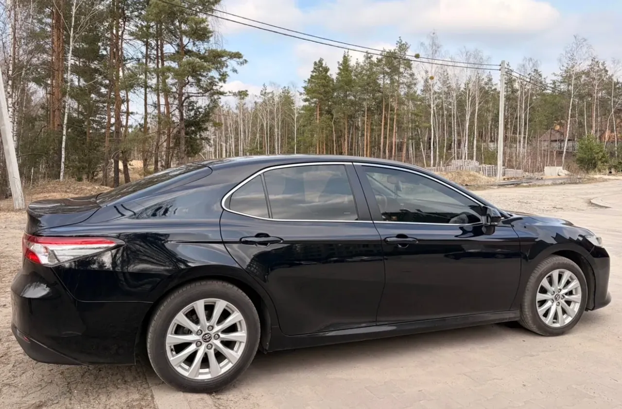 Toyota Camry - фото 3