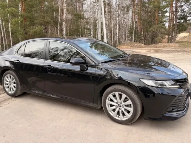 Toyota Camry - фото 2