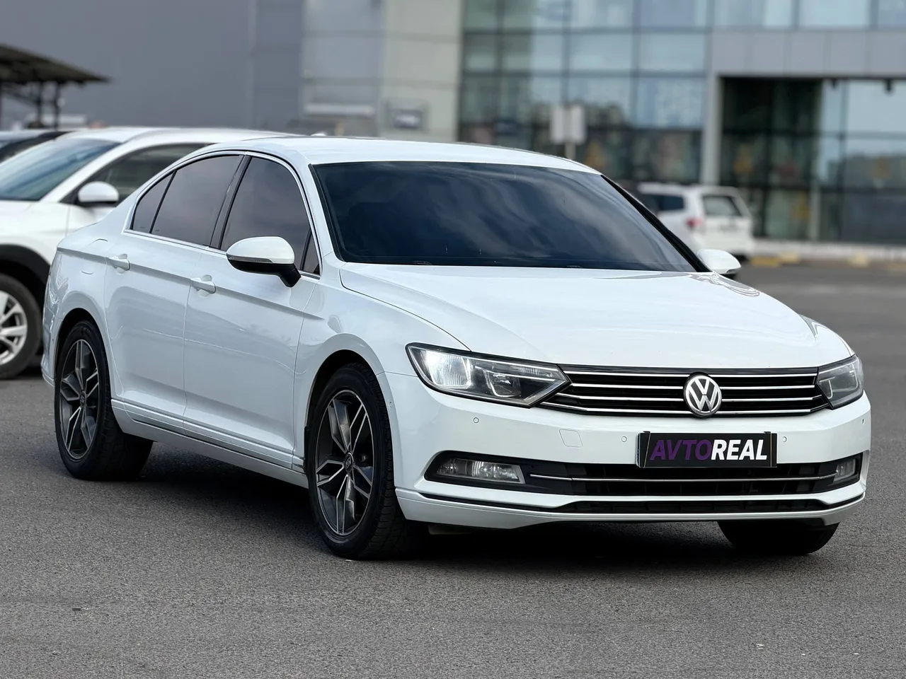 Volkswagen Passat - фото 4