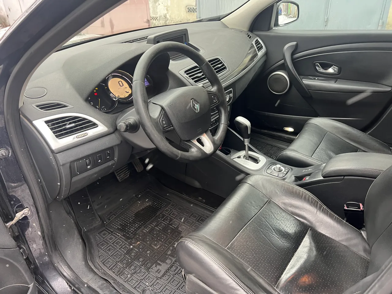 Renault Megane - фото 6