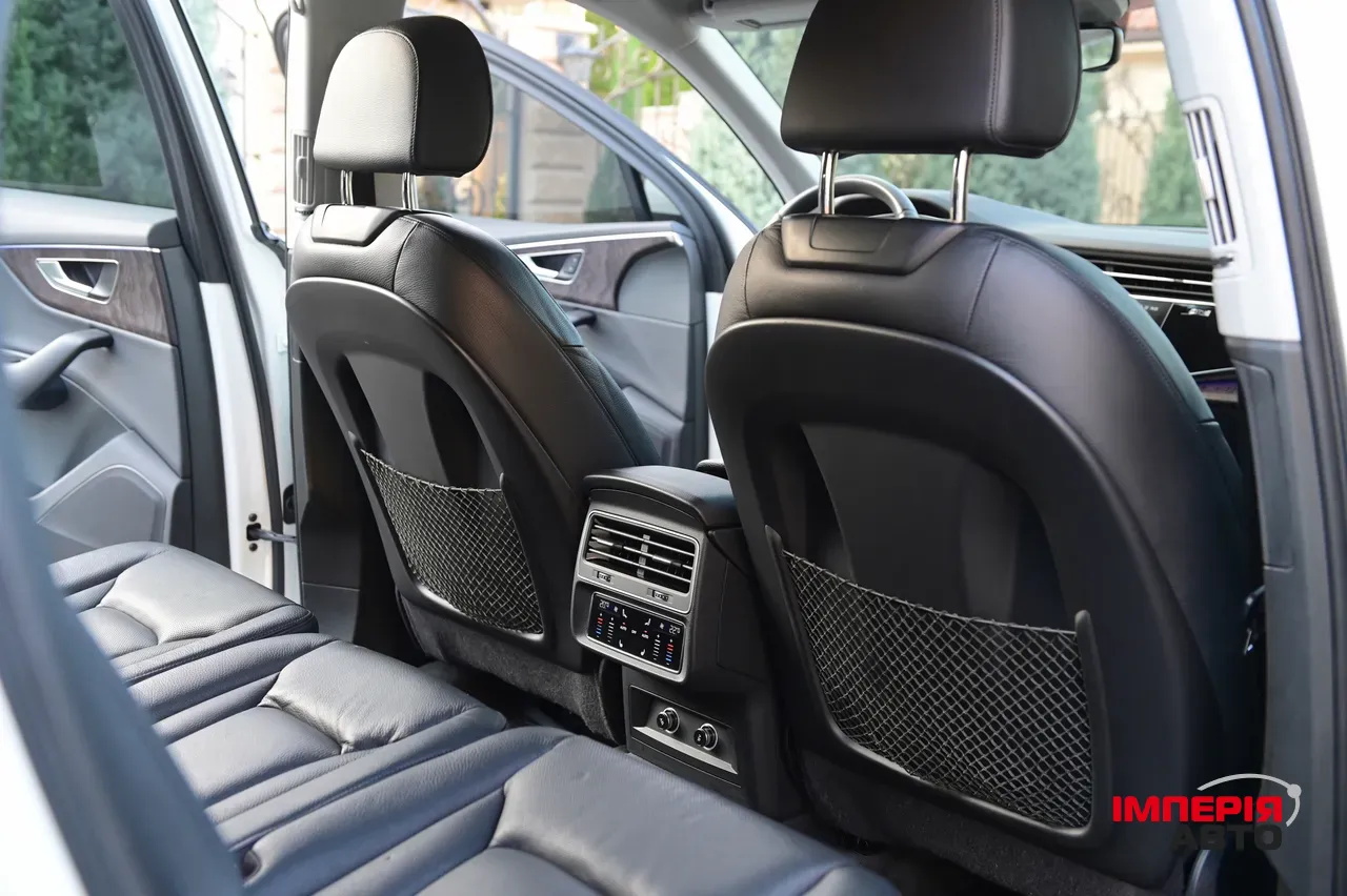 Audi Q7 - фото 47