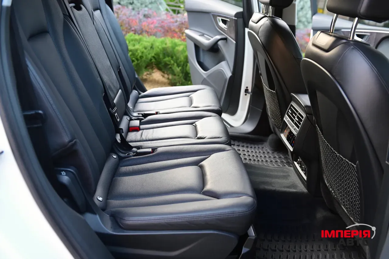 Audi Q7 - фото 46