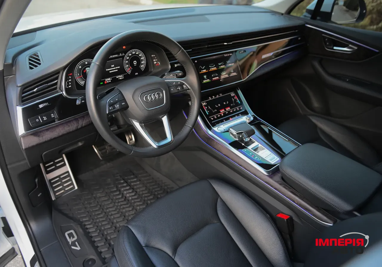 Audi Q7 - фото 35