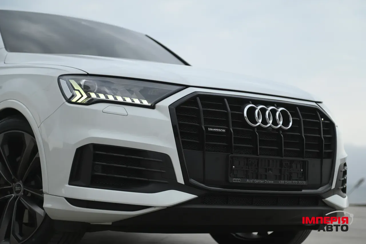 Audi Q7 - фото 18