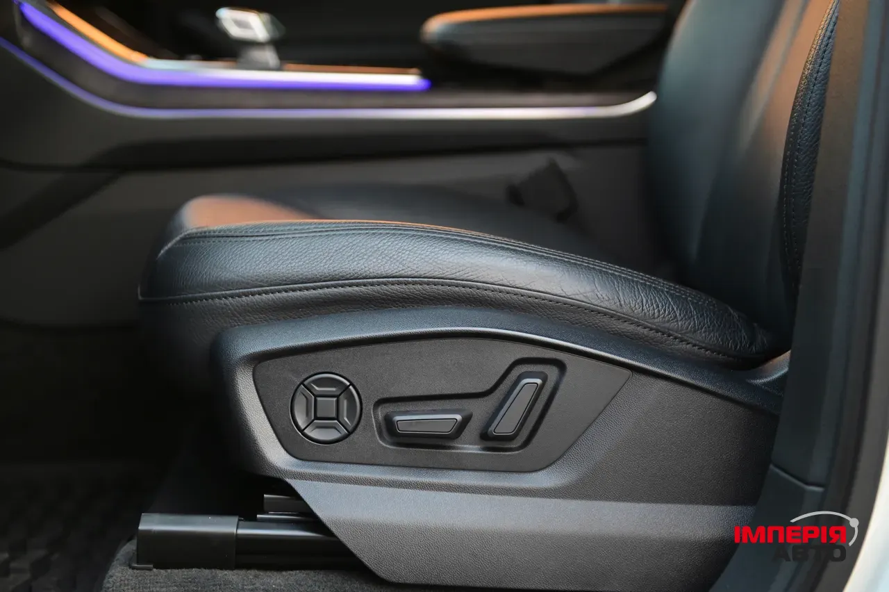 Audi Q7 - фото 24
