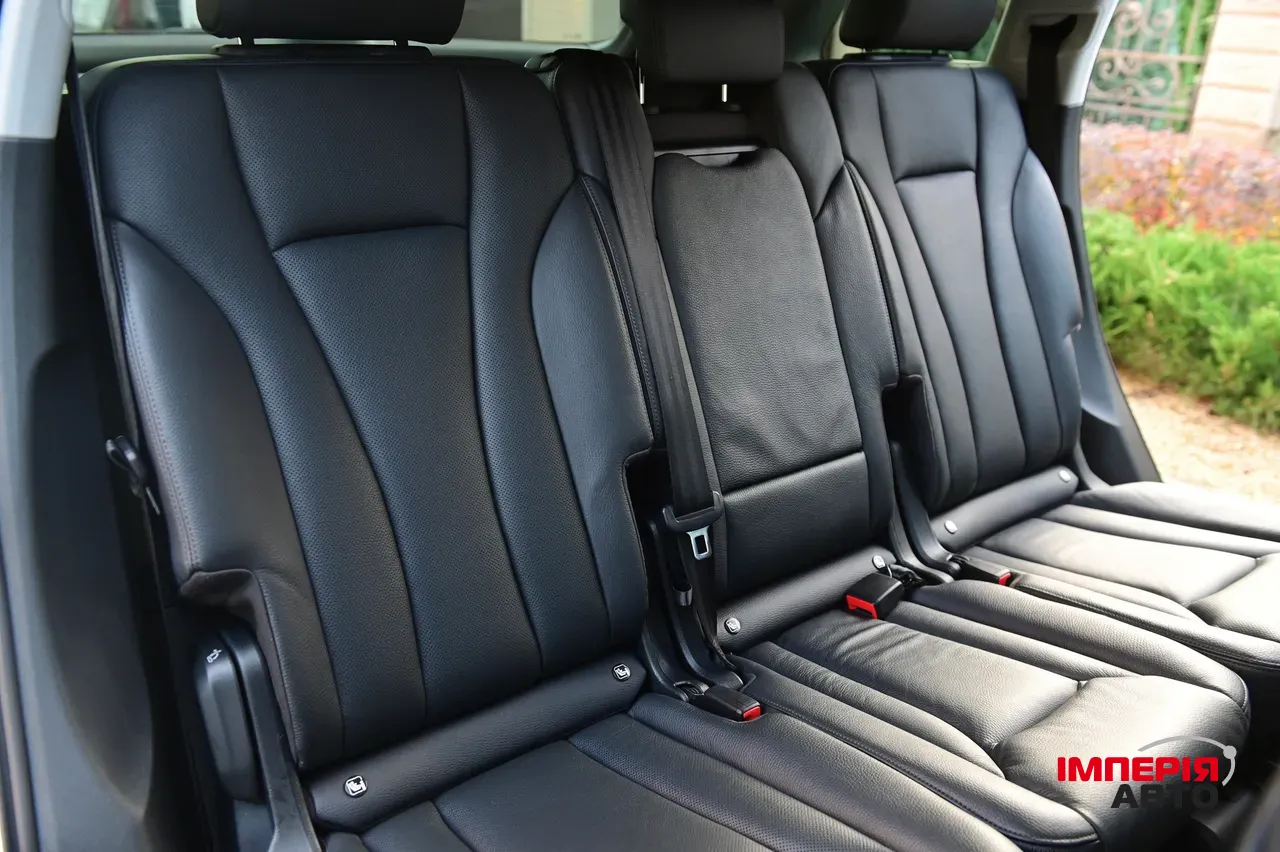 Audi Q7 - фото 48