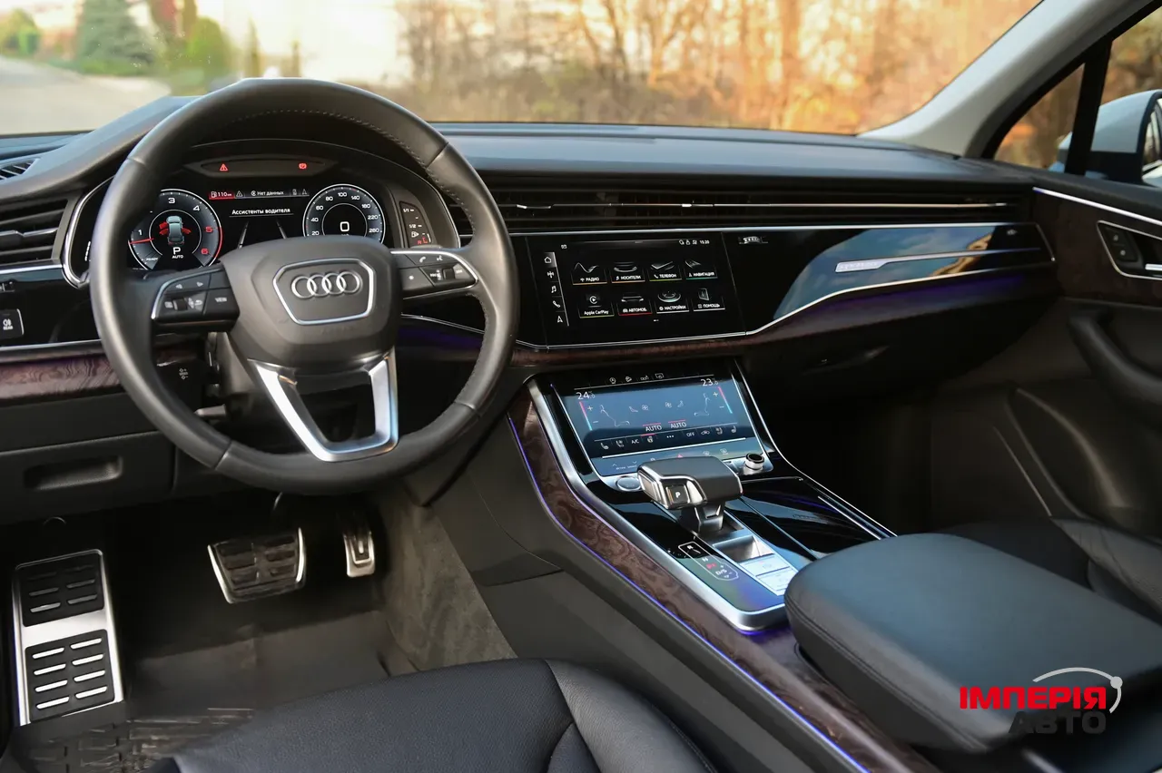 Audi Q7 - фото 42